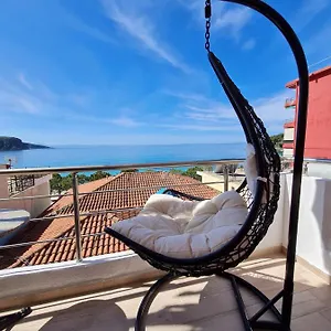 Apartahotel 28, Himarë